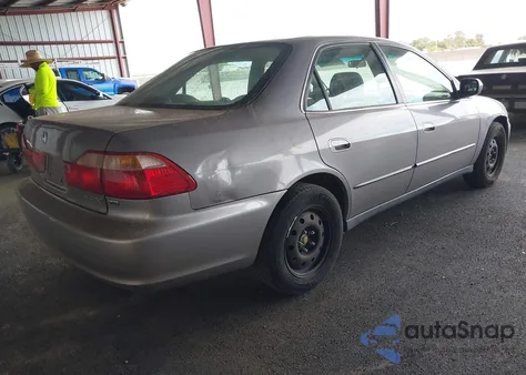 2000 Honda Accord 3.0 Lx from USA, damaged, VIN 1HGCG1648YA100329